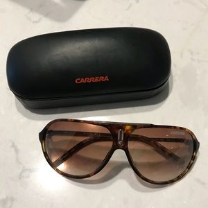 Carrera sunglasses w/ case